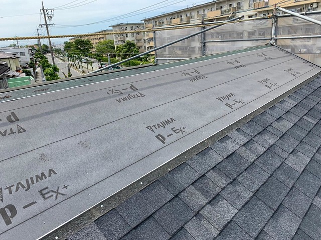 新規防水シートの施工